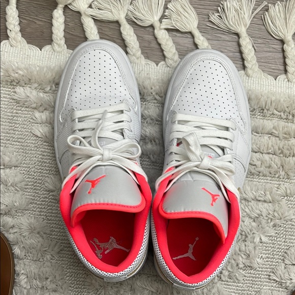 Nike Air Jordan - Picture 1 of 6